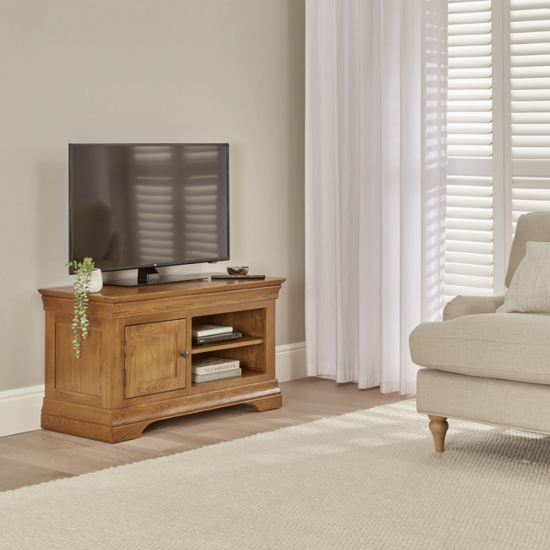 french-louis-oak-48-inch-tv-stand