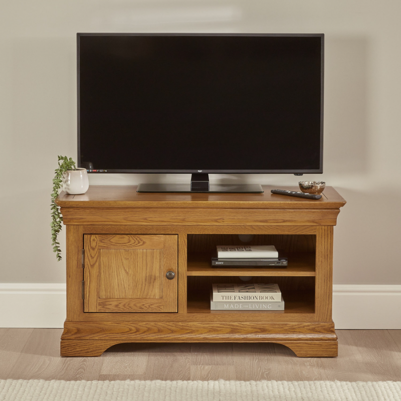 french-louis-oak-small-tv-unit