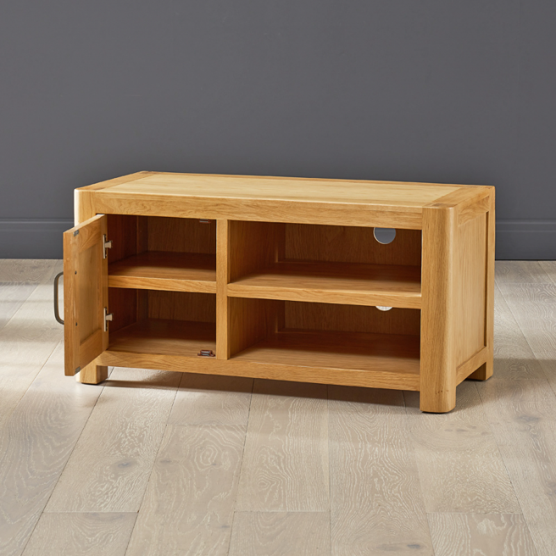 soho-compact-oak-media-unit